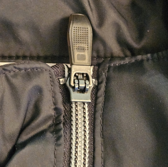 Columbia women's wind breaker rain jacket - Picture 3 of 16